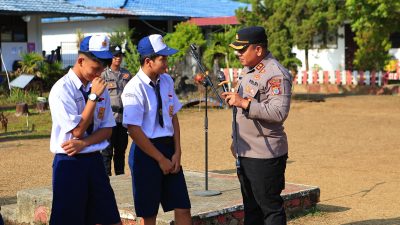 Peduli pendidikan, Kapolres Tomohon Beri Pembinaan dan Penyuluhan Kepada Siswa SMP Negeri 3 Tomohon